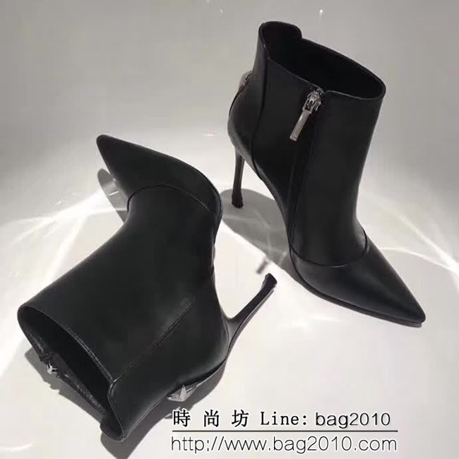 DIOR迪奧 2017春季新款 幸運五角星 尖頭高跟 女短靴 QZS1542